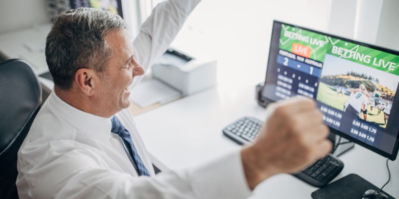 SABA Thể Thao - Tổng Quan Về Tụ Điểm Giải Trí Số 1 Châu Á 4 Thành viên nên học cách soi kèo để chơi hiệu quả nhất trong mọi trận đấu